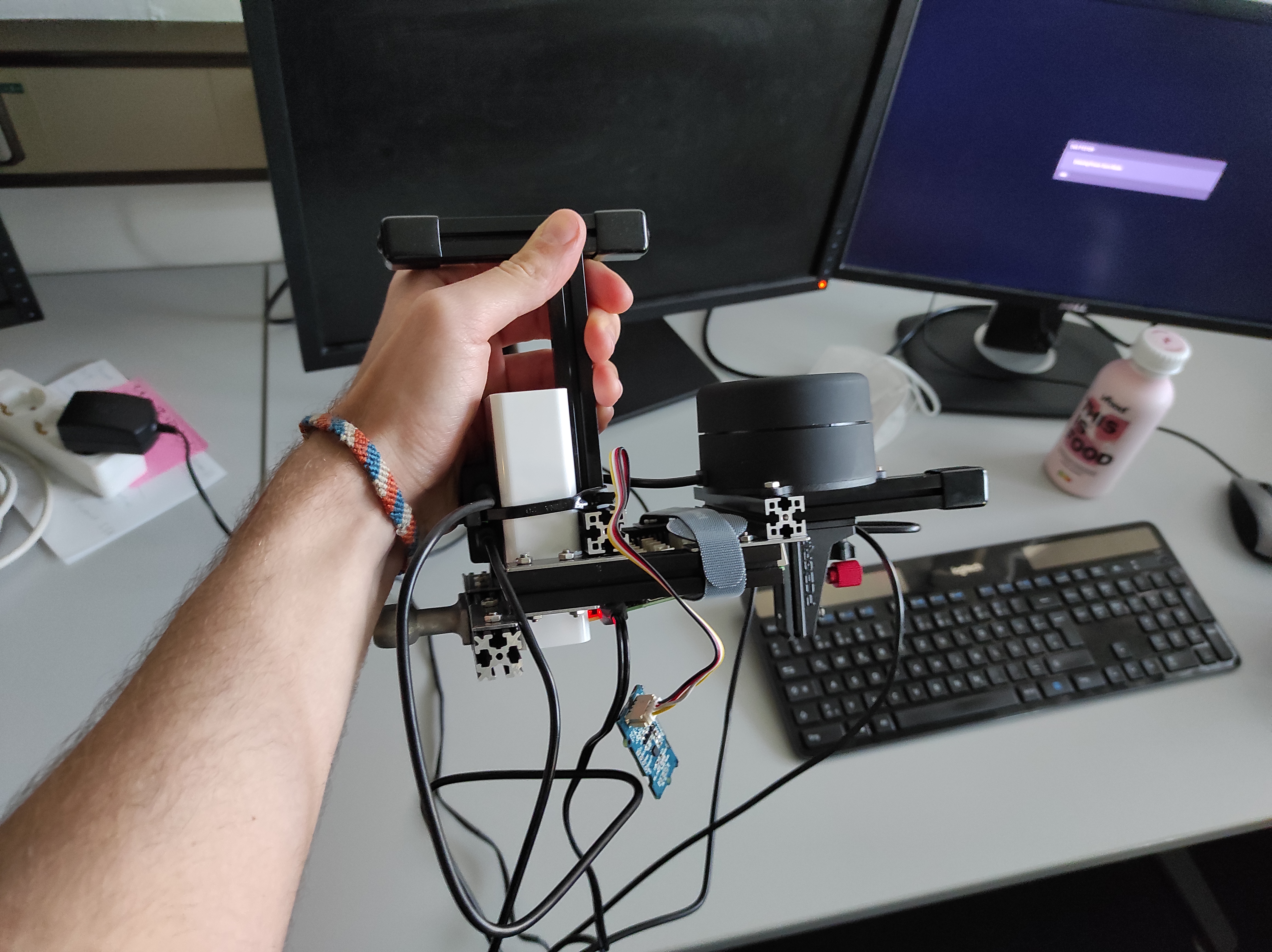 Handheld mapping device