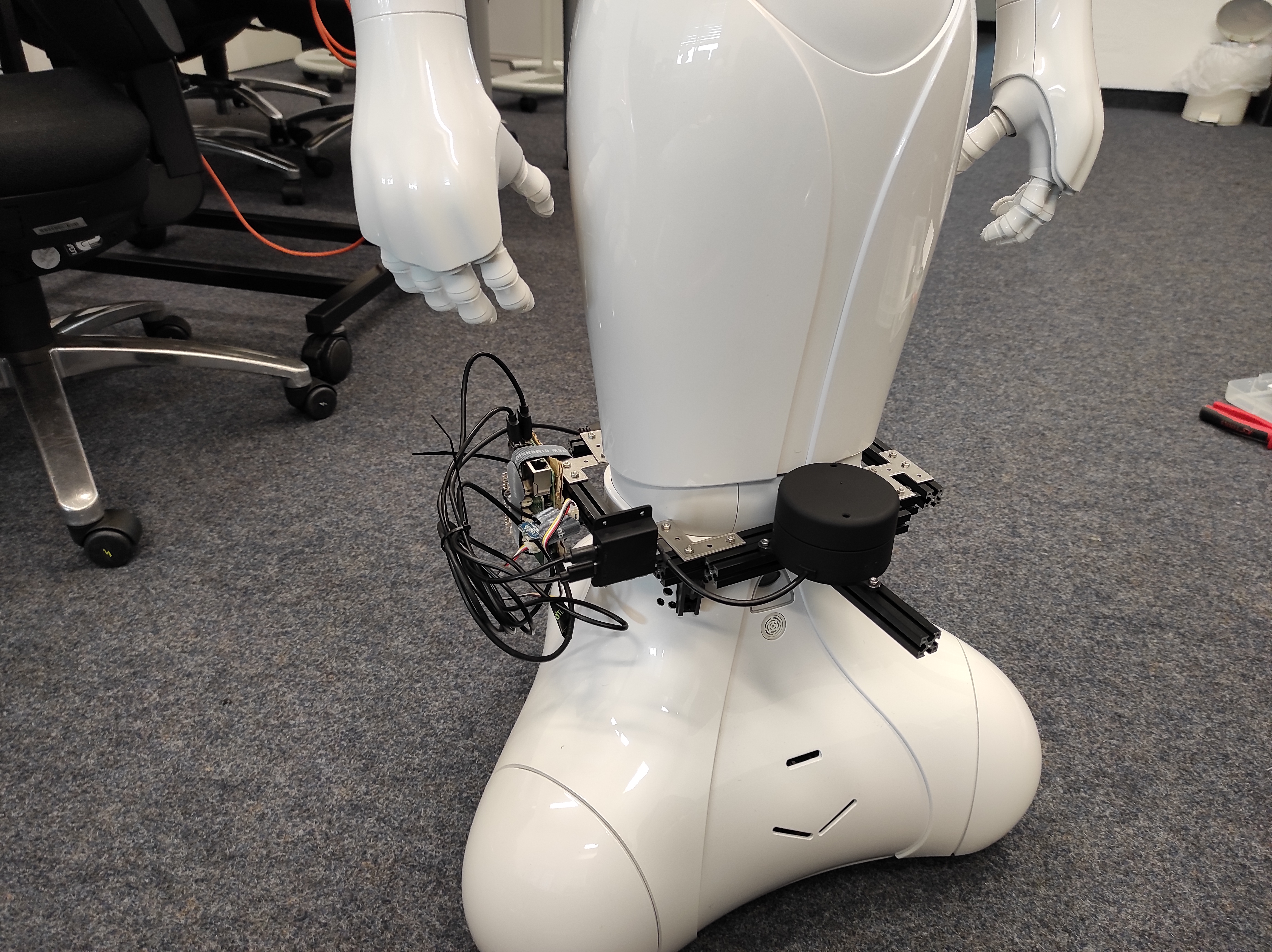 Complete MakerBeam and sensor belt on Pepper robot
